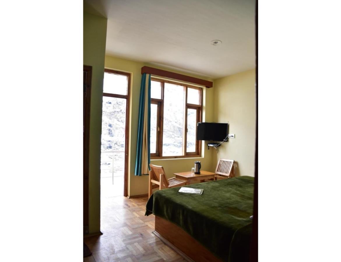 Hotel Peak View, Lahaul Sissu Buitenkant foto