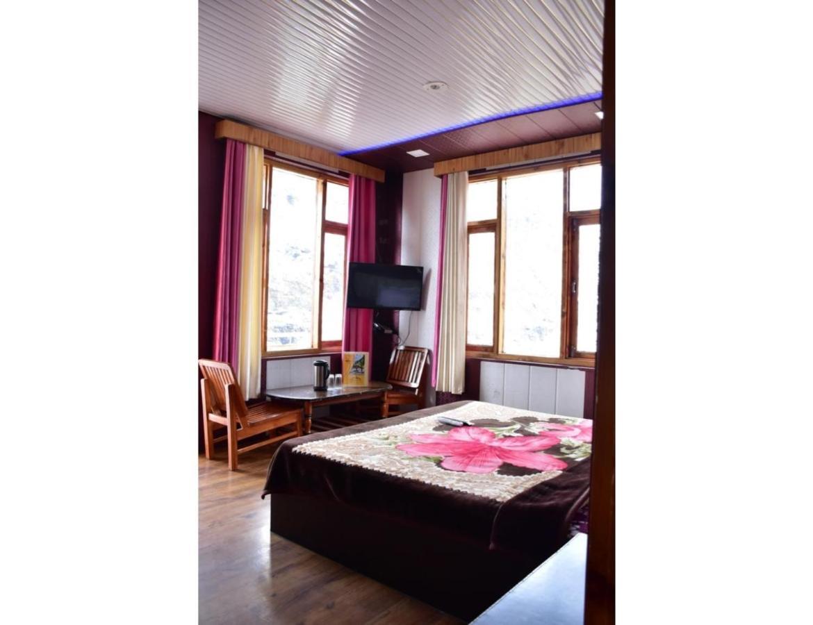 Hotel Peak View, Lahaul Sissu Buitenkant foto